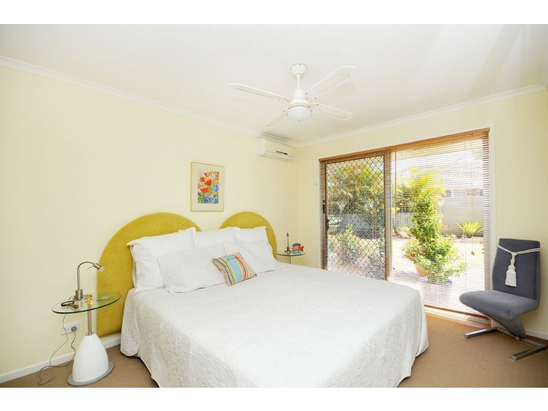 26 Long Island Court, Mermaid Waters QLD 4218