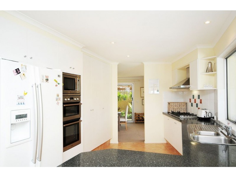 26 Long Island Court, Mermaid Waters QLD 4218