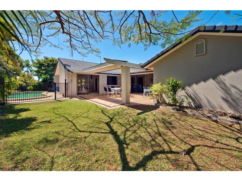 29 Wild Duck Drive, Mermaid Waters QLD 4218