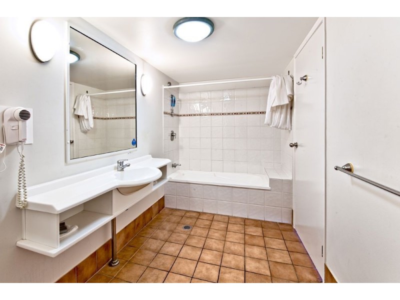 132 Ferny Aveune, Surfers Paradise QLD 4217