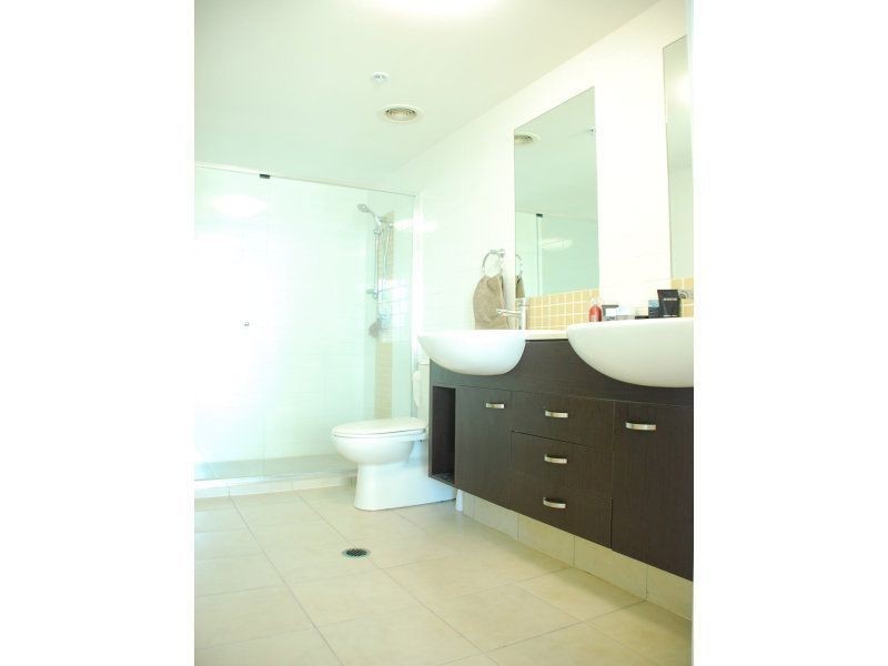18 Fern Street, Surfers Paradise QLD 4217