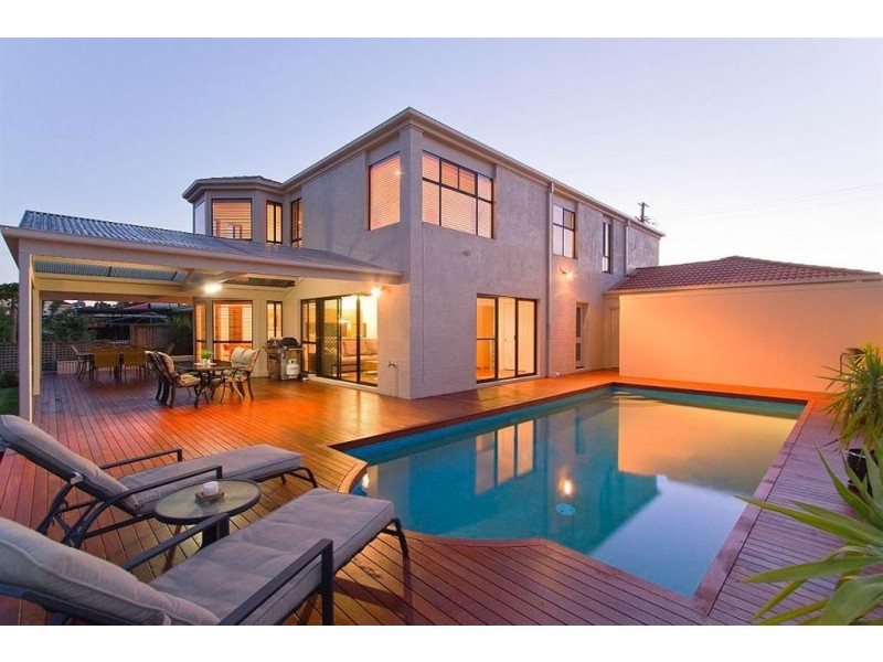 34 Sunshine Boulevard, Broadbeach Waters QLD 4218