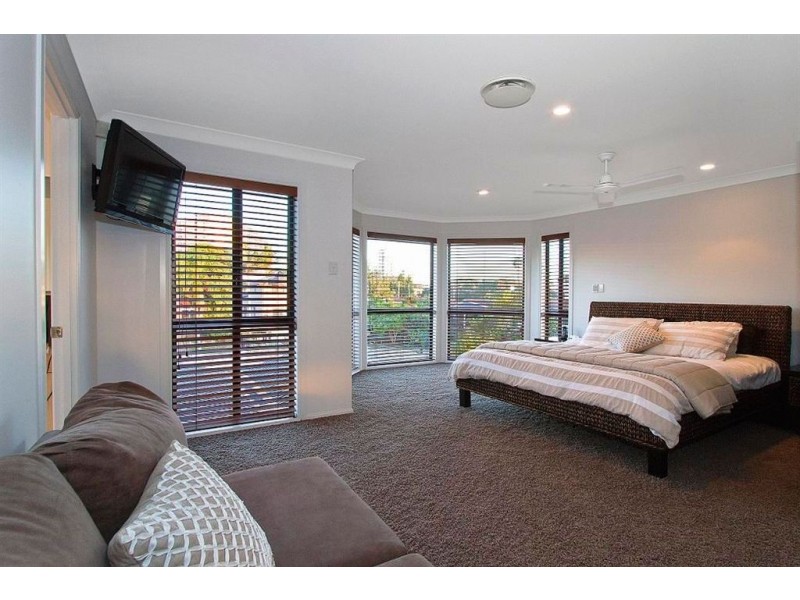 34 Sunshine Boulevard, Broadbeach Waters QLD 4218