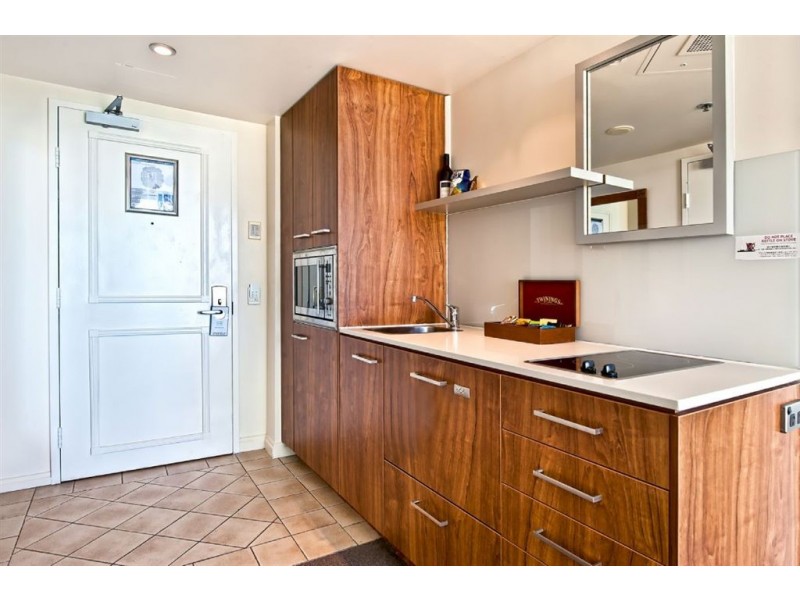 25 Laycock Street, Surfers Paradise QLD 4217