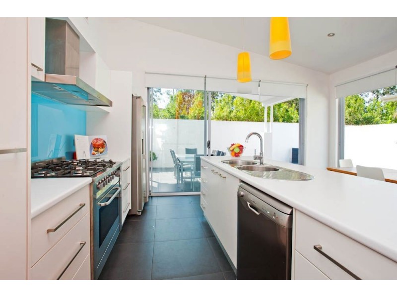 106 Compass Drive, Biggera Waters QLD 4216