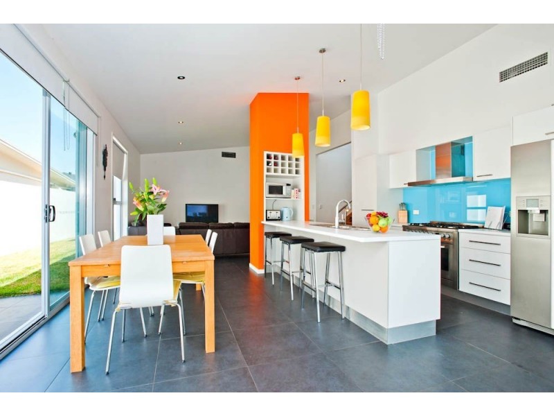 106 Compass Drive, Biggera Waters QLD 4216