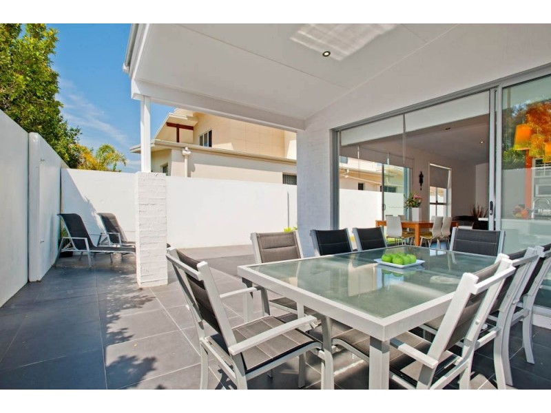 106 Compass Drive, Biggera Waters QLD 4216