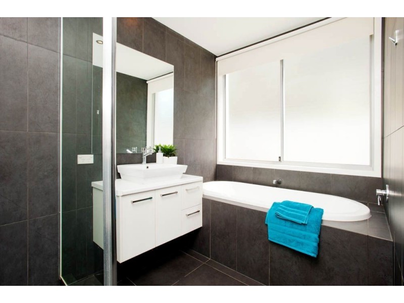 106 Compass Drive, Biggera Waters QLD 4216