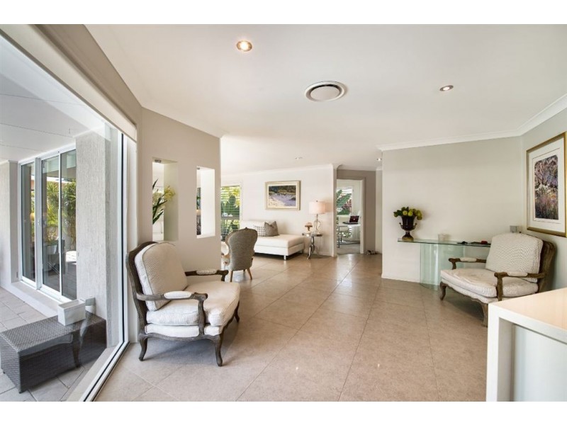 135 Santa Cruz Boulevard, Clear Island Waters QLD 4226