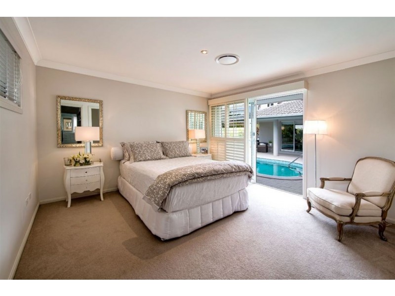 135 Santa Cruz Boulevard, Clear Island Waters QLD 4226