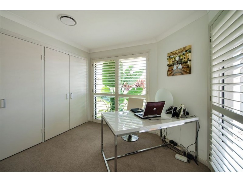 135 Santa Cruz Boulevard, Clear Island Waters QLD 4226