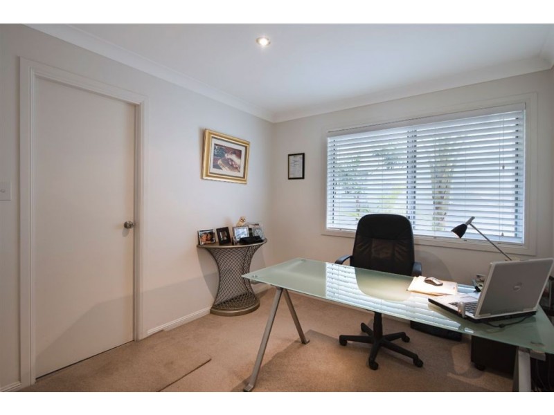 135 Santa Cruz Boulevard, Clear Island Waters QLD 4226