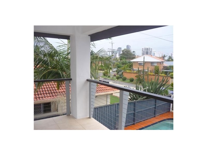 77 Vatakoula Parade, Mermaid Waters QLD 4218