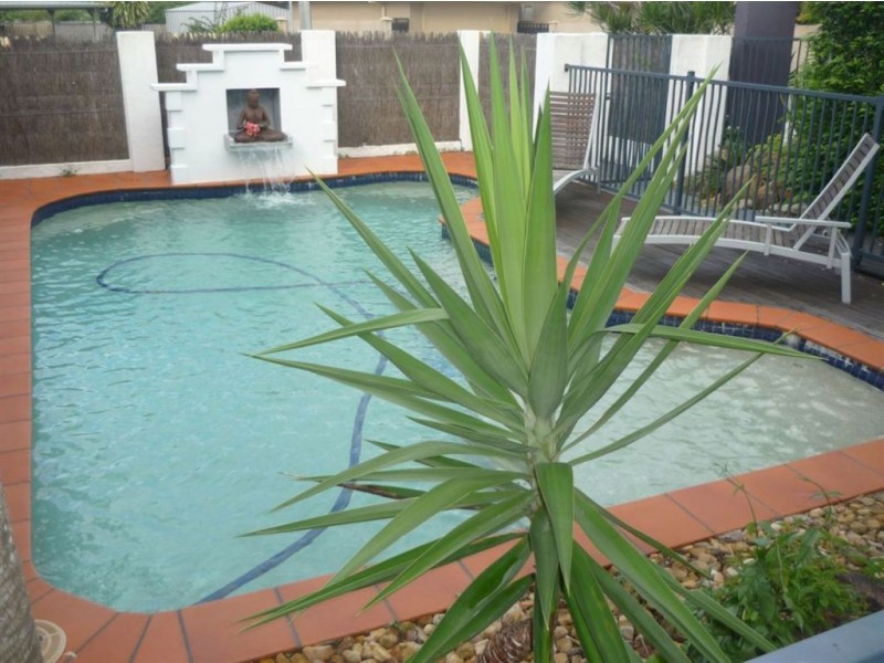 77 Vatakoula Parade, Mermaid Waters QLD 4218