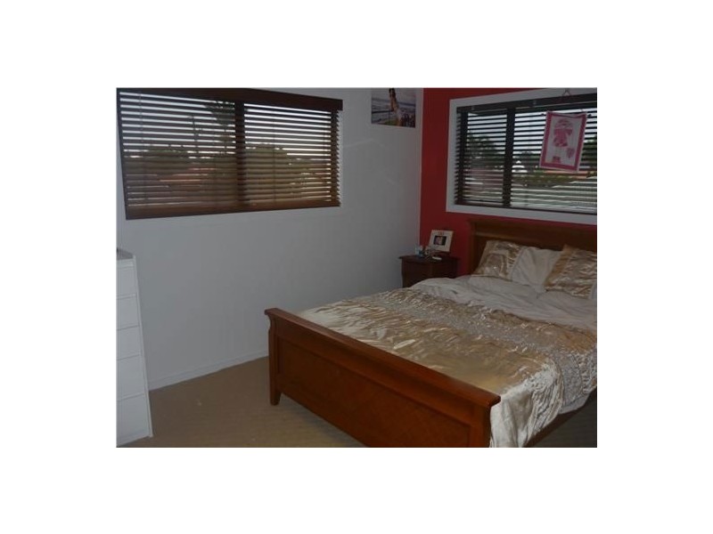 77 Vatakoula Parade, Mermaid Waters QLD 4218