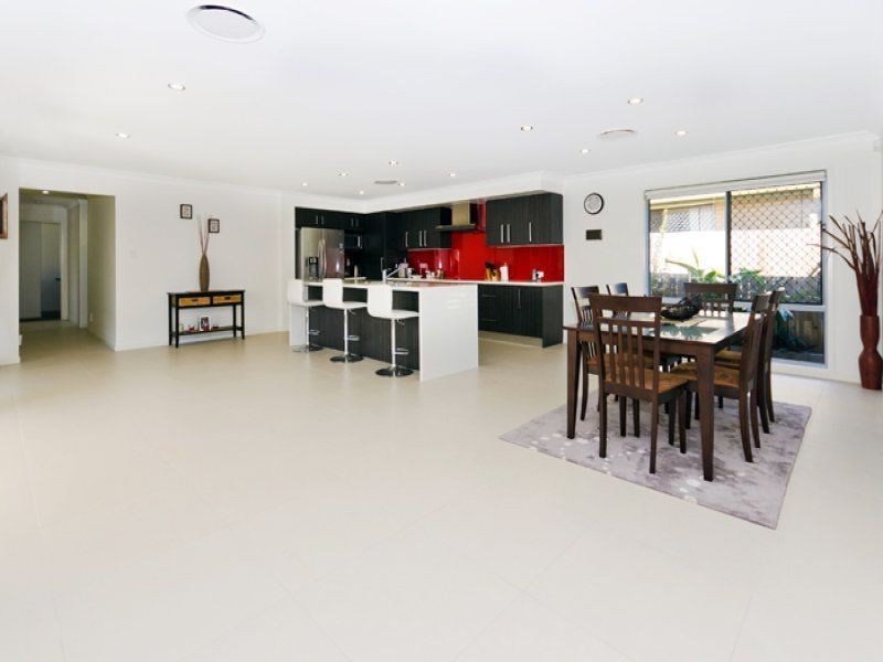 105 Parasol St, Ashmore QLD 4214