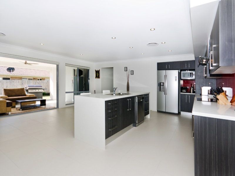 105 Parasol St, Ashmore QLD 4214