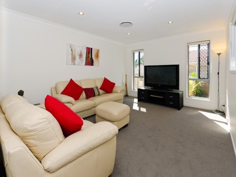 105 Parasol St, Ashmore QLD 4214