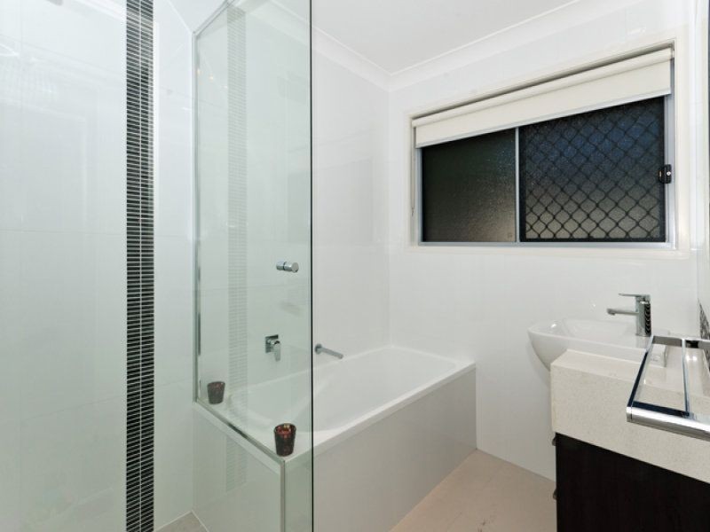 105 Parasol St, Ashmore QLD 4214