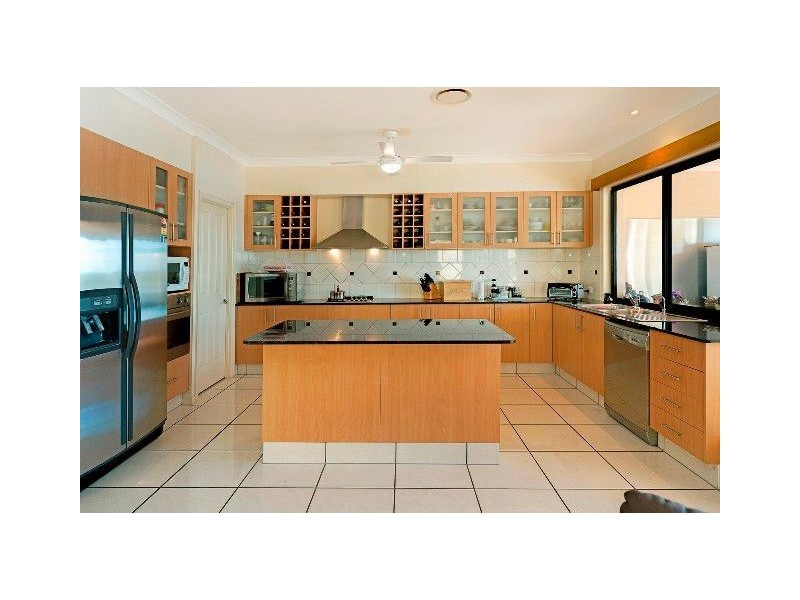 517 Oyster Cove Promenade, Helensvale QLD 4212