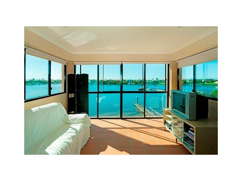 517 Oyster Cove Promenade, Helensvale QLD 4212