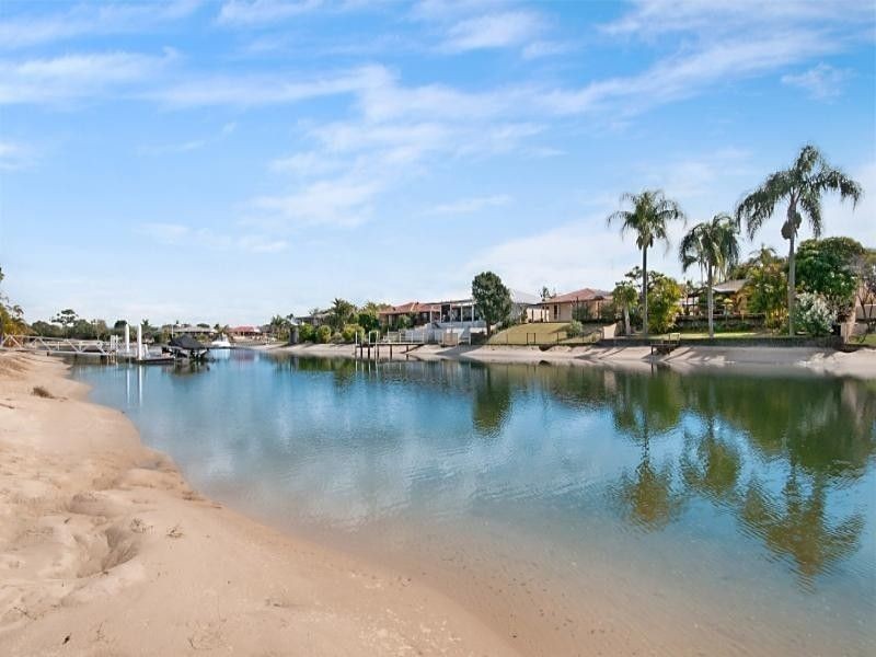 19 Delungra Street, Broadbeach Waters QLD 4218