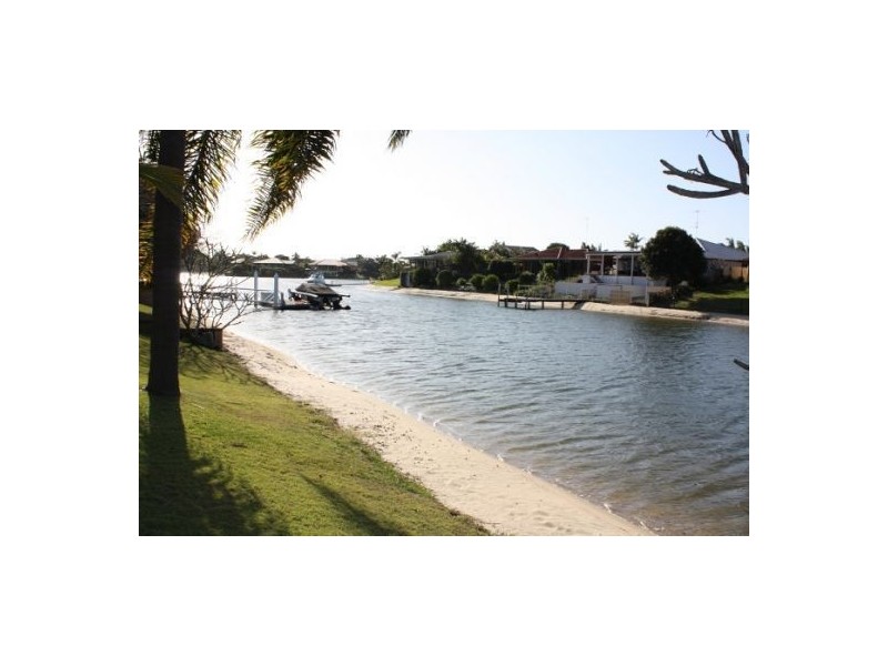 19 Delungra Street, Broadbeach Waters QLD 4218