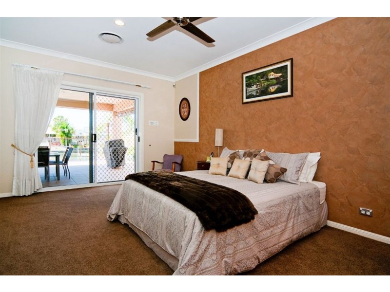 10 Grand Canal Way, Runaway Bay QLD 4216