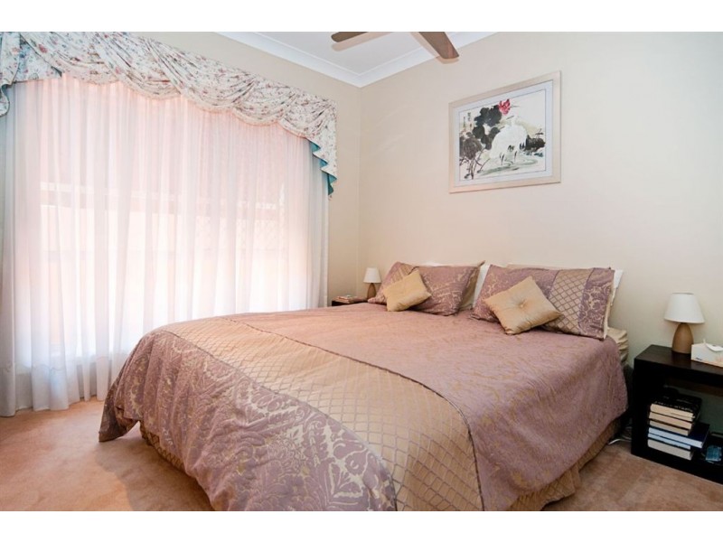 10 Grand Canal Way, Runaway Bay QLD 4216