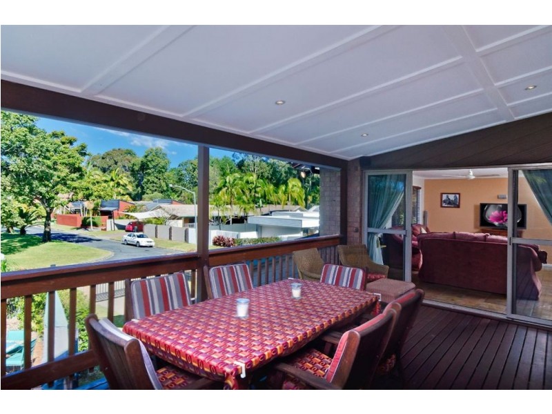 17 Myrtle Court, Palm Beach QLD 4221