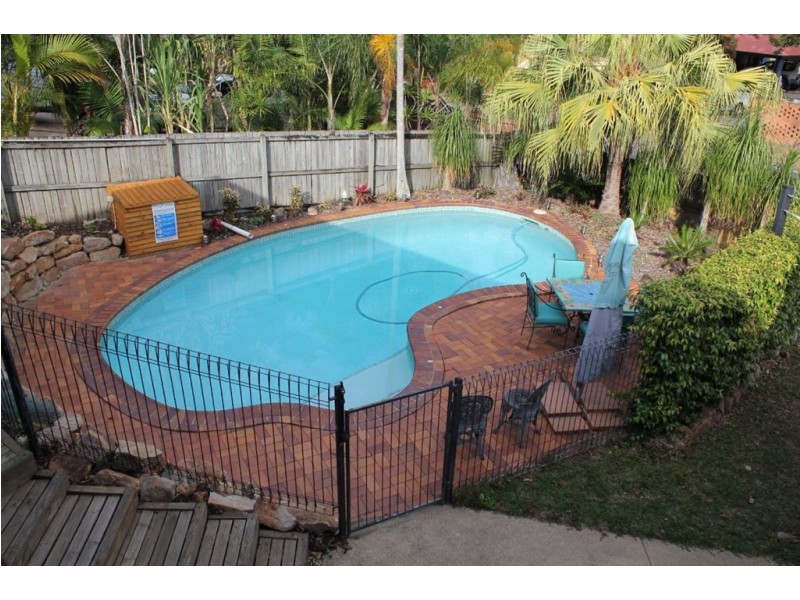 17 Myrtle Court, Palm Beach QLD 4221