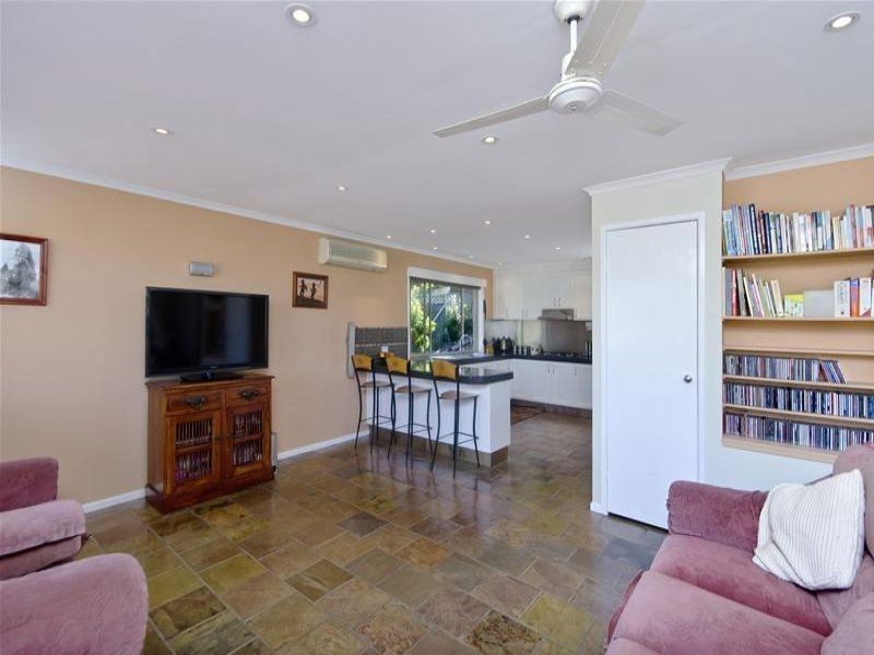 17 Myrtle Court, Palm Beach QLD 4221