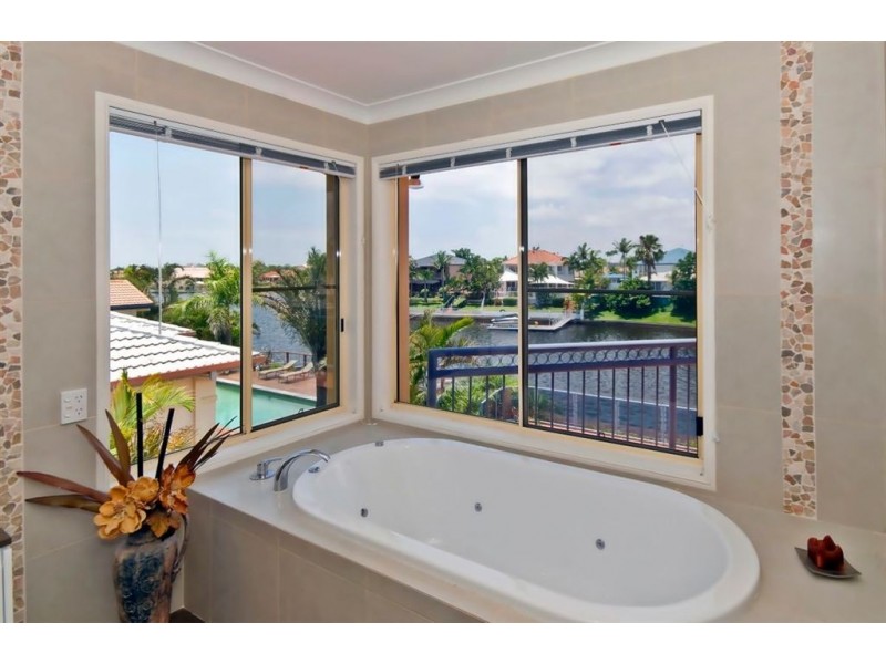 3 Montego Court, Mermaid Waters QLD 4218