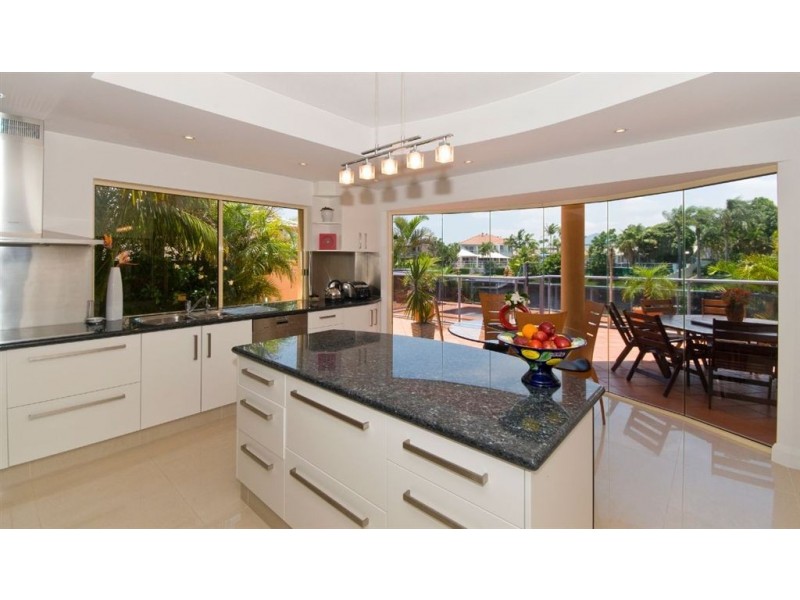 3 Montego Court, Mermaid Waters QLD 4218