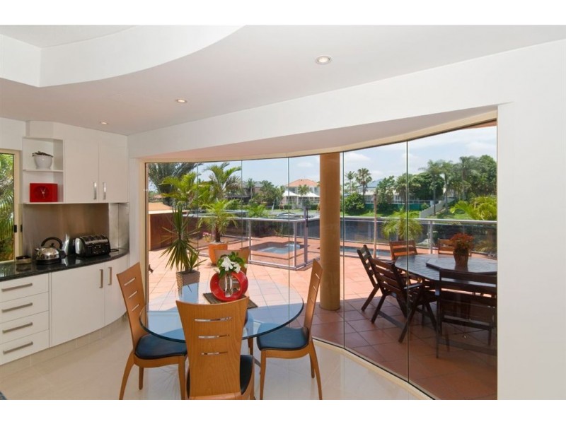 3 Montego Court, Mermaid Waters QLD 4218
