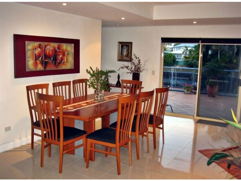3 Montego Court, Mermaid Waters QLD 4218