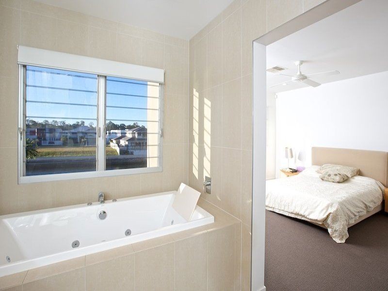 1/21 South Quay Drive, Biggera Waters QLD 4216