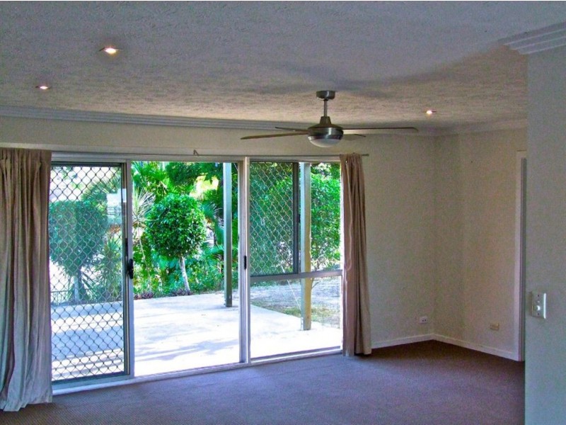 152 Monaco Street, Broadbeach Waters QLD 4218