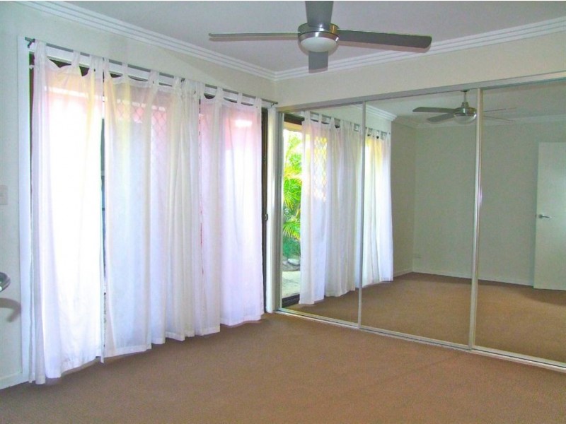 152 Monaco Street, Broadbeach Waters QLD 4218