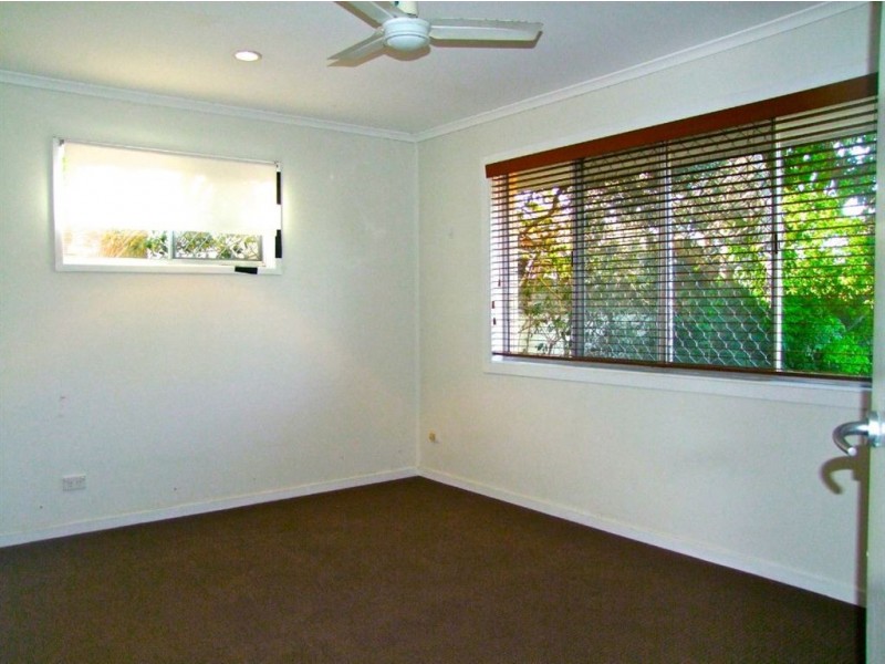 152 Monaco Street, Broadbeach Waters QLD 4218