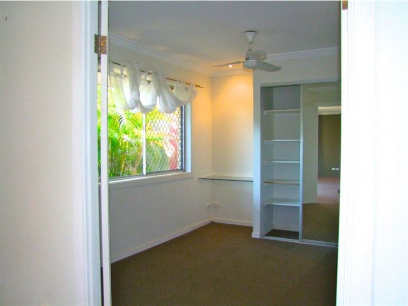 152 Monaco Street, Broadbeach Waters QLD 4218