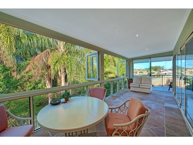 64 River Cres, Broadbeach Waters QLD 4218