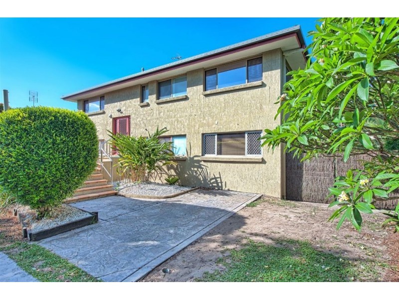 64 River Cres, Broadbeach Waters QLD 4218