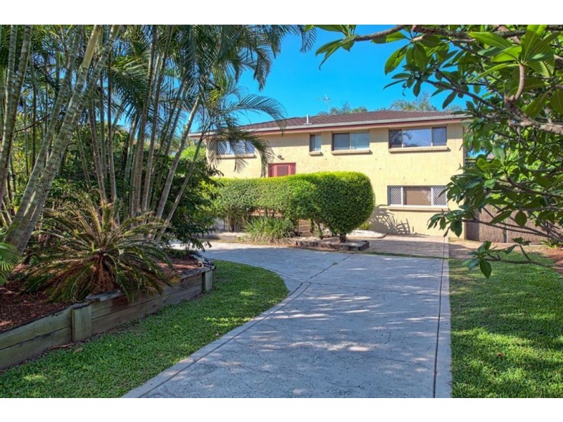 64 River Cres, Broadbeach Waters QLD 4218