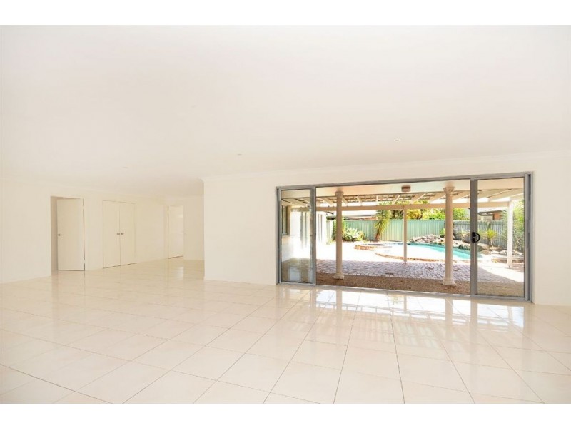 7 Turtle Street, Mermaid Waters QLD 4218