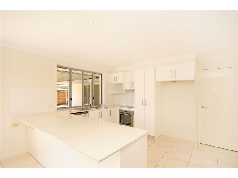 7 Turtle Street, Mermaid Waters QLD 4218