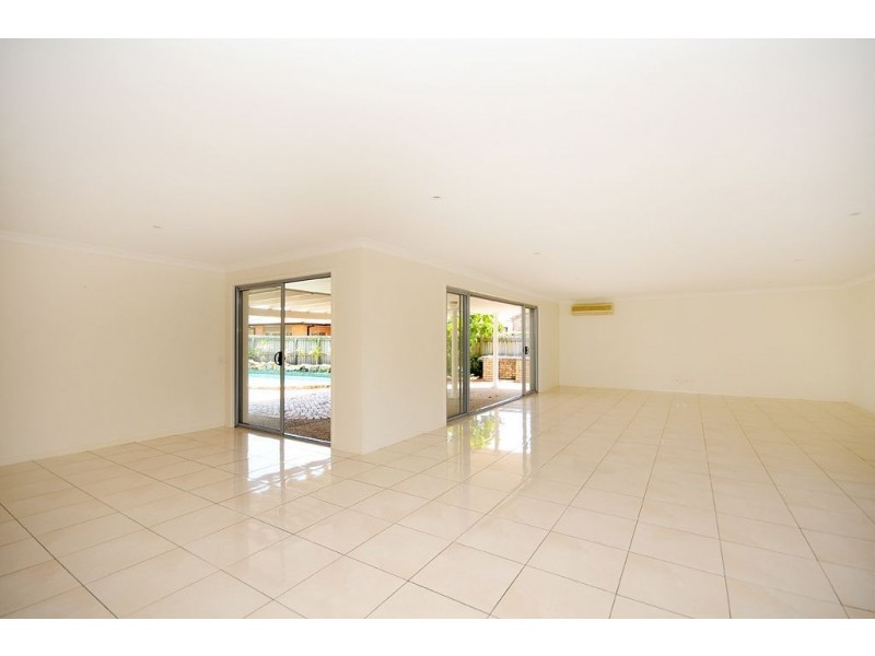 7 Turtle Street, Mermaid Waters QLD 4218