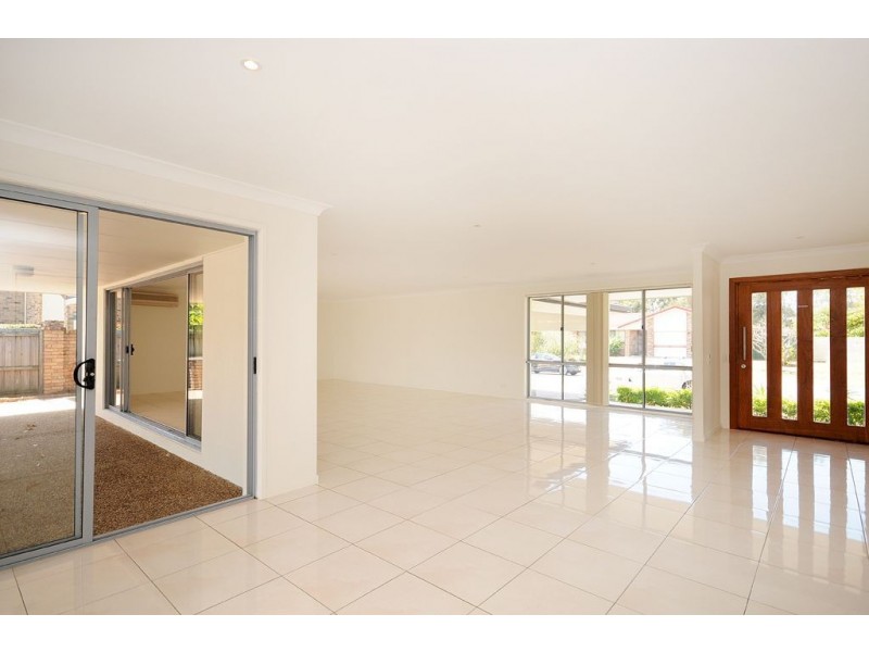 7 Turtle Street, Mermaid Waters QLD 4218