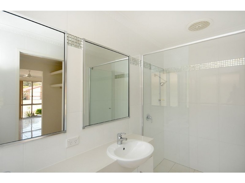 7 Turtle Street, Mermaid Waters QLD 4218