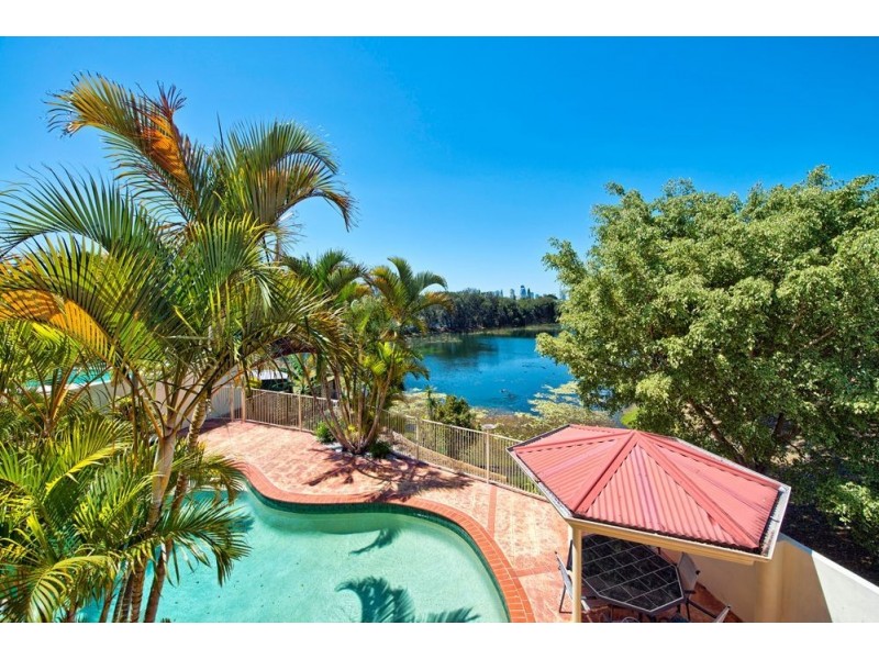 17 Montserrat Court, Clear Island Waters QLD 4226